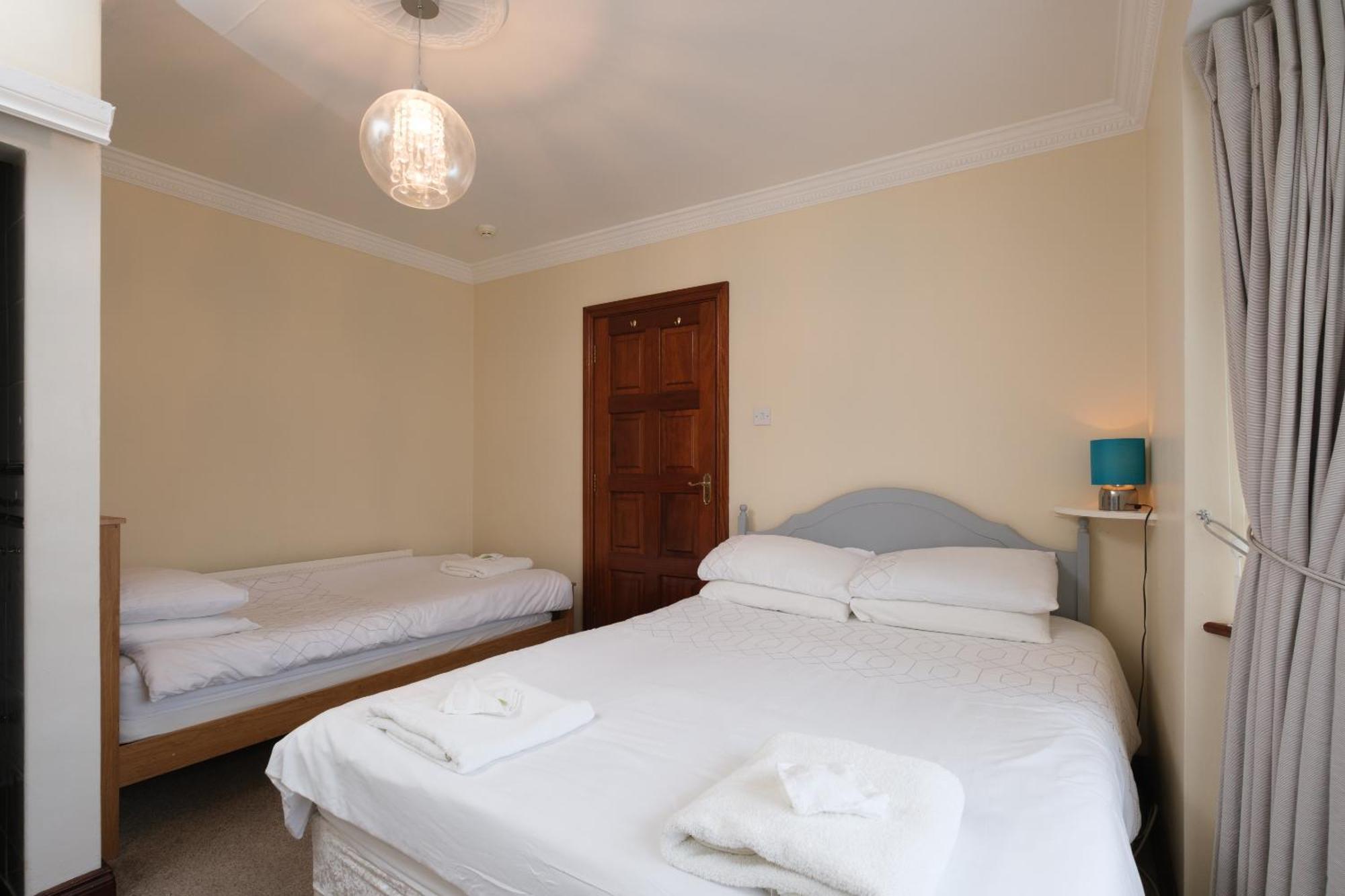 Four Seasons B&B Galway Dış mekan fotoğraf