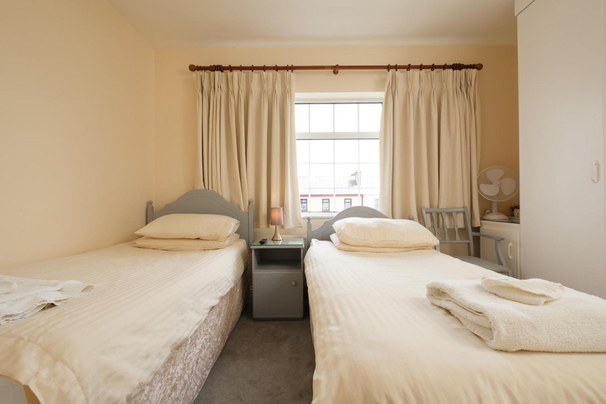 Four Seasons B&B Galway Oda fotoğraf