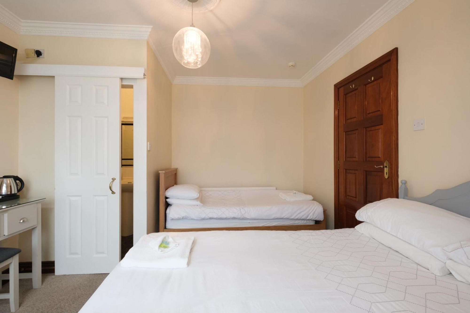 Four Seasons B&B Galway Oda fotoğraf